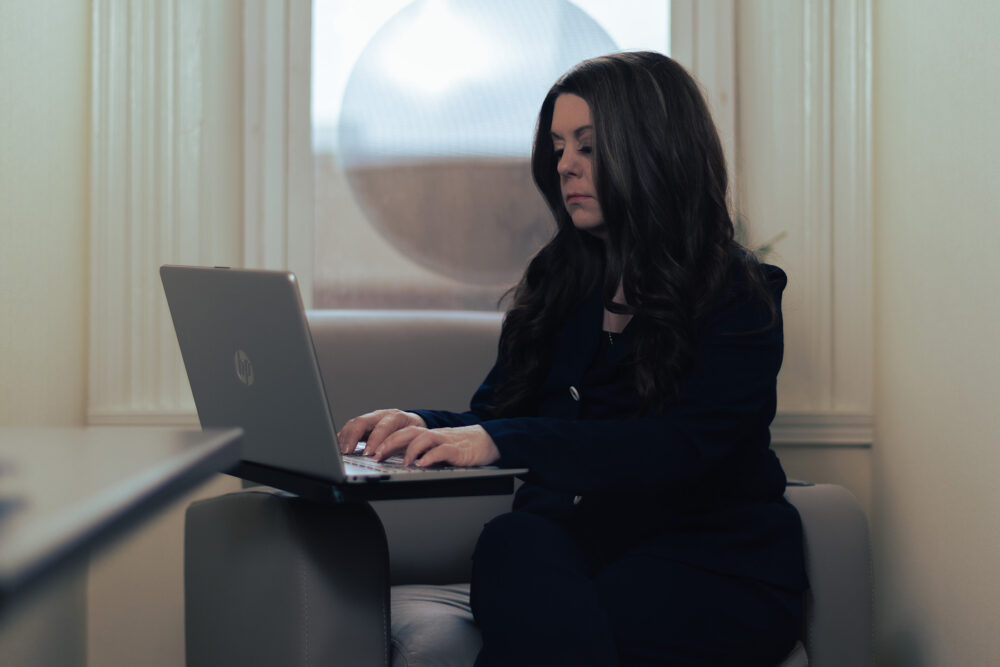 hr leader working on hr reporting